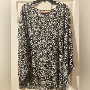 EVRI 2X Black and White Animal Print Top